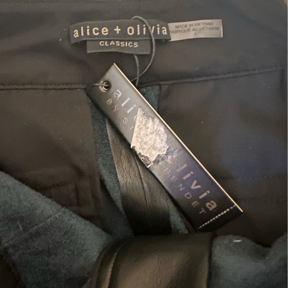 Alice + Olivia NWT Dylan Faux Leather Wide Leg in Black, size 4 - Picture 8 of 12